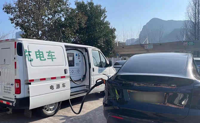 海林汽车搭电